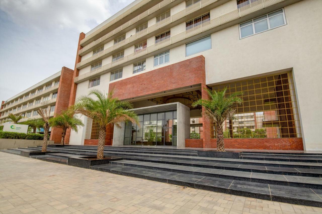 Siara Styles Amba Suites, Gandhinagar Esterno foto